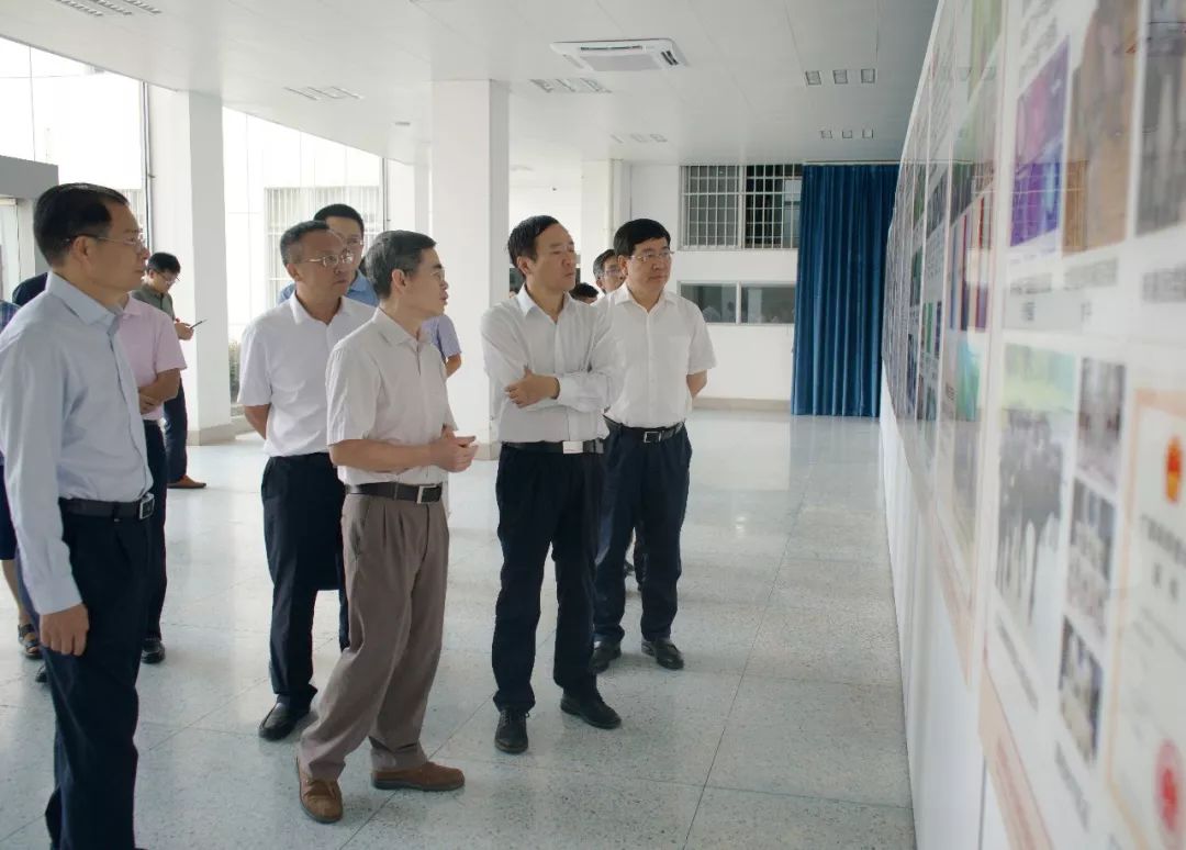 科技部部长来成都调研 8cde5822ff0b4e14a9d7f83f5ec22cfe.jpeg