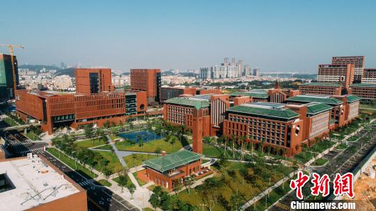 华南理工大学广州国际校区的“最美开学照”
