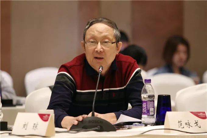 导演宁海强用"完成这样一个任务像打仗一样"概括影片的创作过程,表示