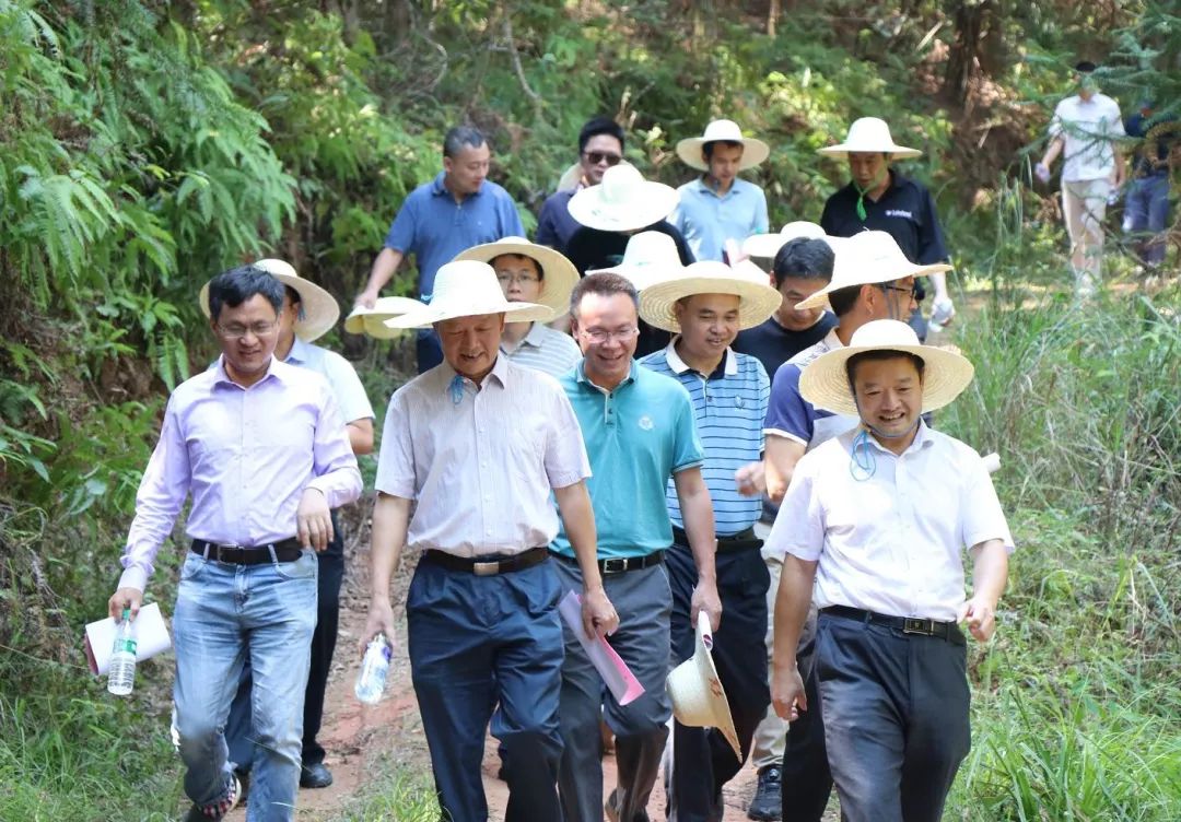 处长,福建师范大学地理学院黄志群教授,黄裕虎副院长,吴福忠副院长