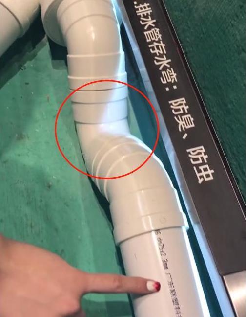 刷长筒靴会有水吸力把手吸住了什么原理(2)