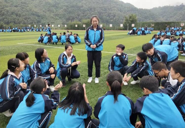 明理笃学 自强不息:竹山一中举办青少年卓越领袖特训营