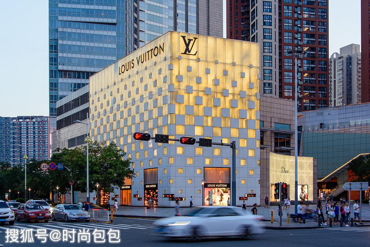 自1992年路易威登于北京开设首家专卖店始, 二十五年来,品牌一直为