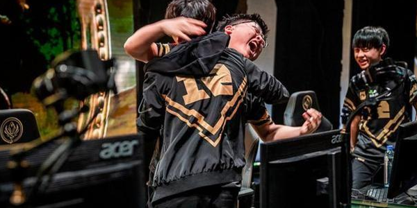 rng2018msi夺冠后英雄联盟下载量，rng lol什么时候夺得冠军