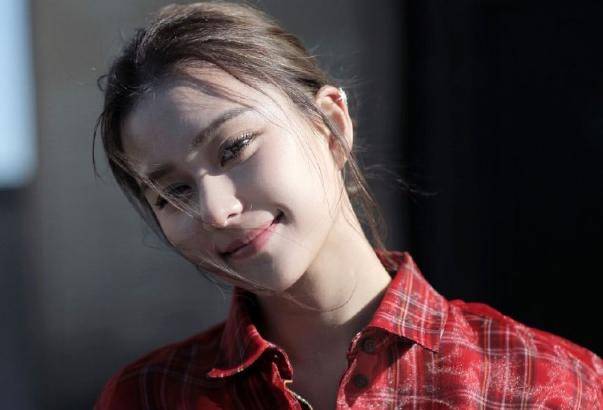 美丽什么惠成语_等什么君(3)