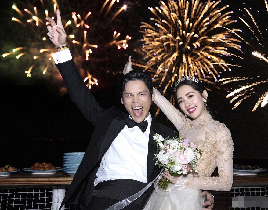 向太晒向佐郭碧婷结婚照,当看到郭碧婷向太的