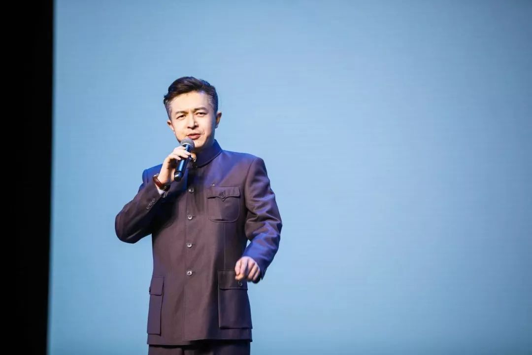 等经典爱国名篇,在朗诵表演艺术家和著名节目主持人的动情演绎中