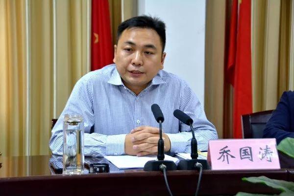 乔国涛指出,县委办公室作为县委的"指挥部""参谋部"和"后勤部",处在