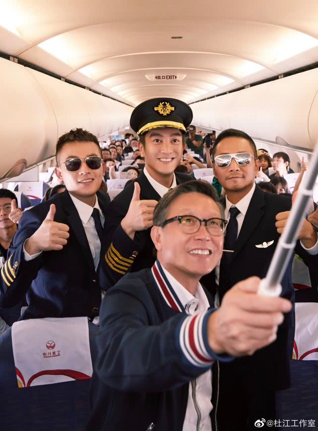 电影《中国机长》是根据2018年5月14日四川航空3u8633航班机组成功