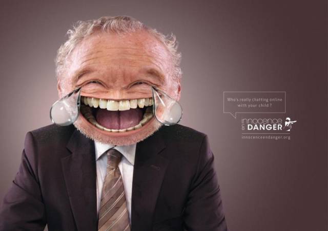 整个画面都带有一丝自欺欺人的黑色幽默, 莫名地戳中笑 ..