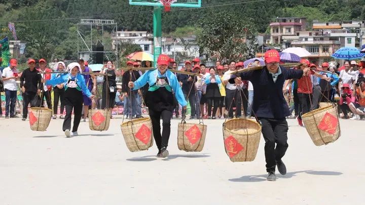 南丹丰收节里嗨翻天好热闹