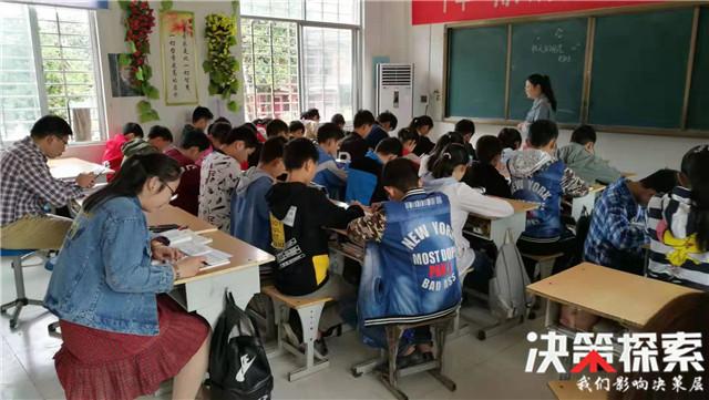 西峡县军马河镇:真抓实干促成长教育扶贫效益高