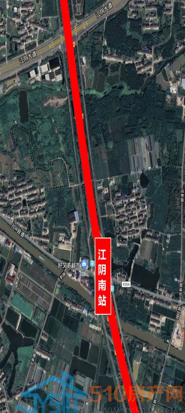 江阴南站位于霞客大道与峭张公路交叉路口北侧,站位沿霞客大道南北向