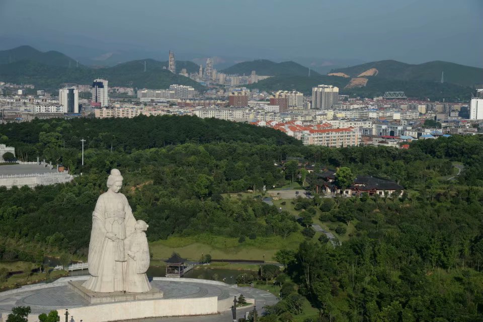 随着新老联建,八赛联接,九沙联体,产城联动规划 胡:柴桑区挺起脊梁担