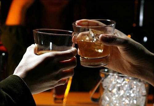 喝多酒怎么形容 cf788e47fa654202bd3a3ca38375ed6d.jpeg