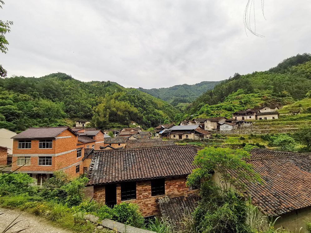 在库北的大山里,藏着有许多古村落,隔着云和湖与赤石乡遥遥相对.