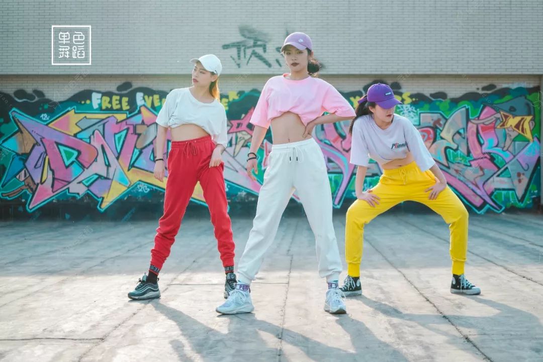 运动前热身的最佳动作 f67f65dd8fa4472986421d110b12b860.jpeg