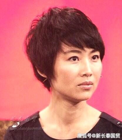 《新闻联播》主播康辉的妻子曝光,二人结婚19