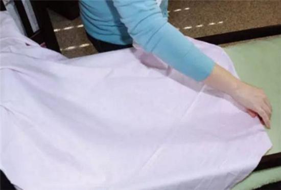 #卓妈学堂#原创新生儿腿不直绑腿就可以？除限制宝宝骨骼发育，这些危害家长不知