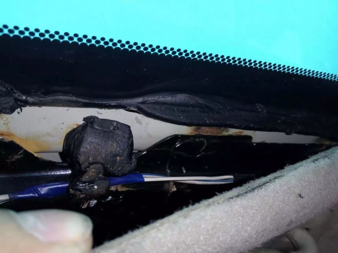 技术流带你鉴定前风挡玻璃更换,不再使用日期