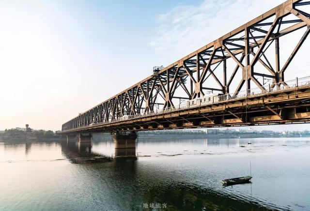 什么样算是悬挑梁 6c00c2a09993425dbc935fd7cdb19401.jpeg
