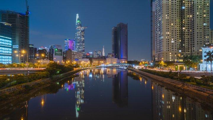 越南经济总量在世界上排多少位_越南币50万多少人民币(2)