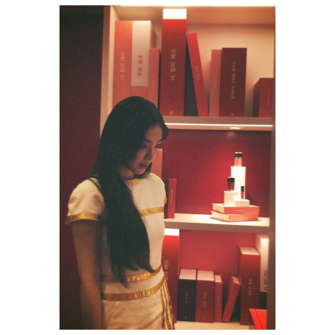 绝美Irene用脸鲨人!每一帧画面都是电影