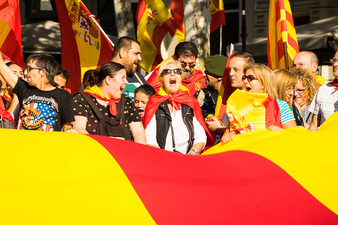 西班牙非盈利移民后可以在当地工作吗?