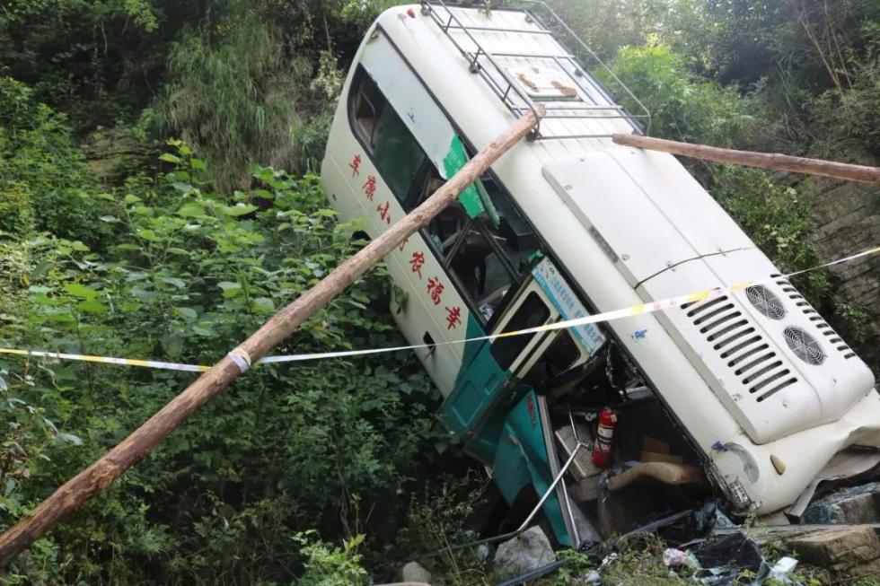 贵州通报铜仁思南县8死13伤交通事故：4人被拘