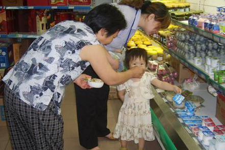 蓝象宝贝育儿@不要再“保姆式”喂饭，让孩子好好吃饭，宝妈只要做到这3点
