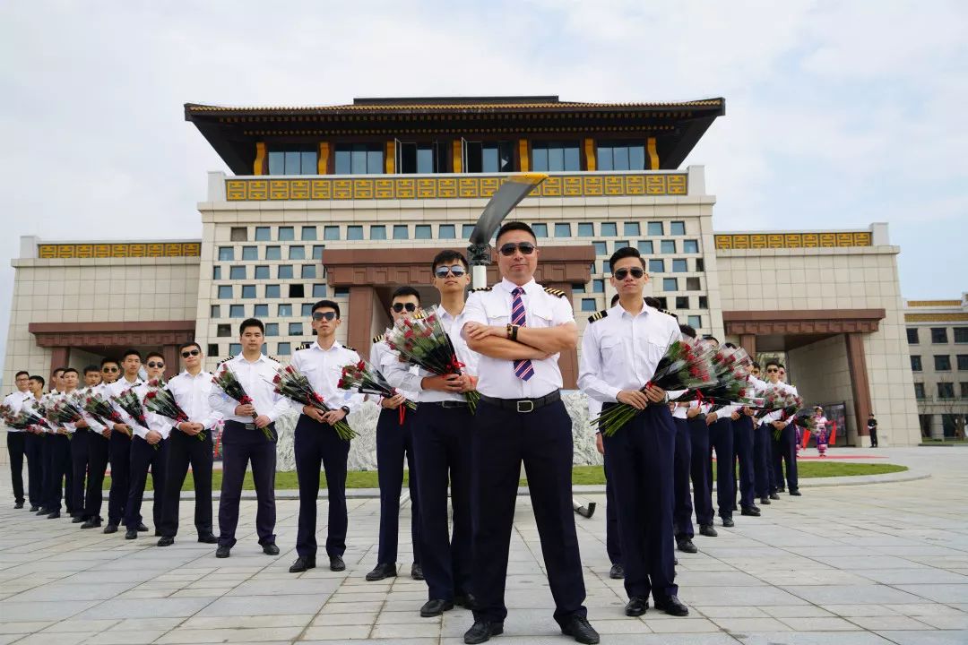 美爆了北川这所新的飞行学校开学典礼