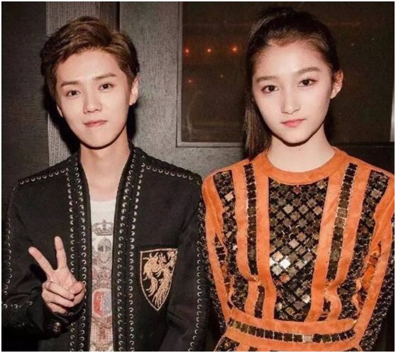 关晓彤生日夜迎来大惊喜,鹿晗送手表作为订婚信物,两人已订婚!