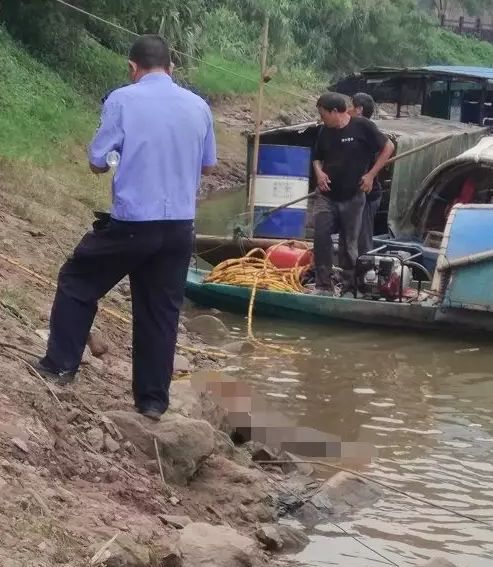 痛心自贡沿滩仙市母女二人坠河溺亡尸体已打捞上岸附视频