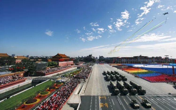热烈庆祝新中国成立70周年 ,70年沧桑巨变湘西和祖国一起成长!