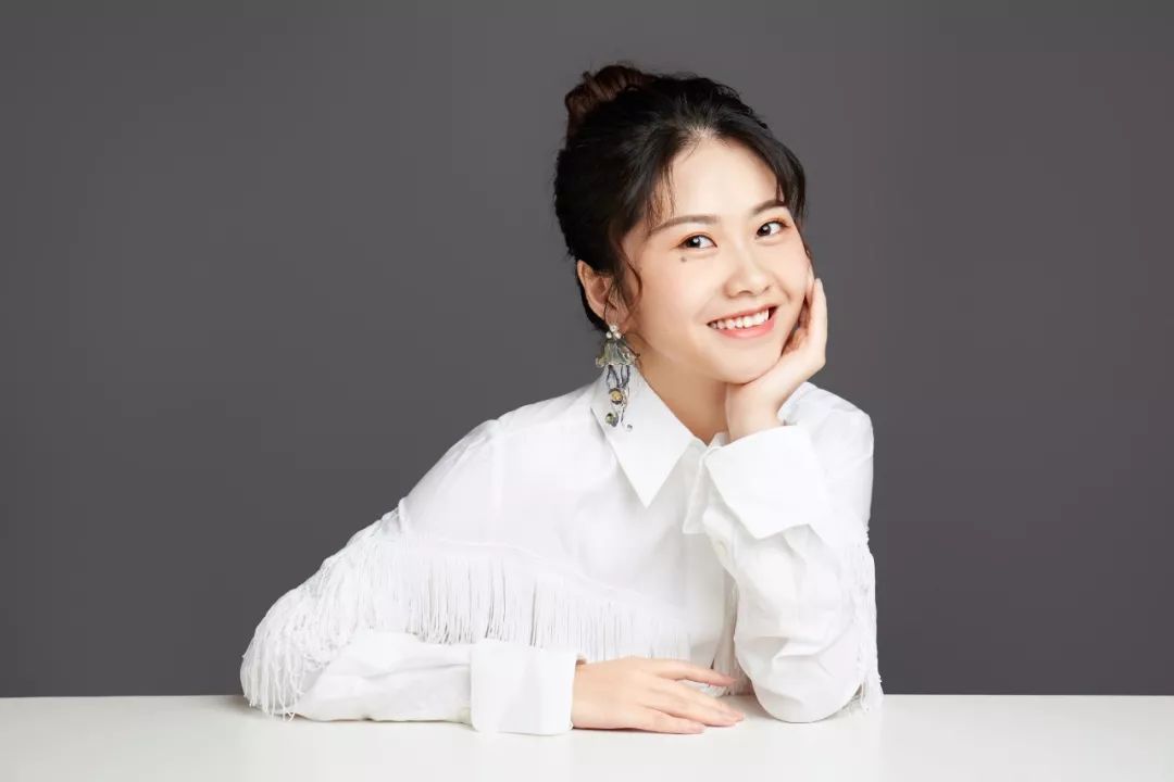 设计师工作照怎么拍 ee74ca51d84343e99793d07ebbcd1a6f.jpeg