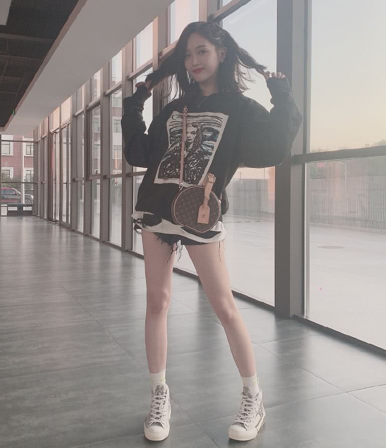 女生穿短裤里面还要穿安全裤吗 f7efba44bb4d4cea8ff369626ae58b48.jpeg