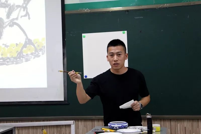 学校副校长郝春东对培训内容及老师们的学习热情表示充分肯定,并对