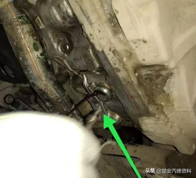 16万公里的路虎更换变速箱油,车主心疼:用15升变速箱油才达标