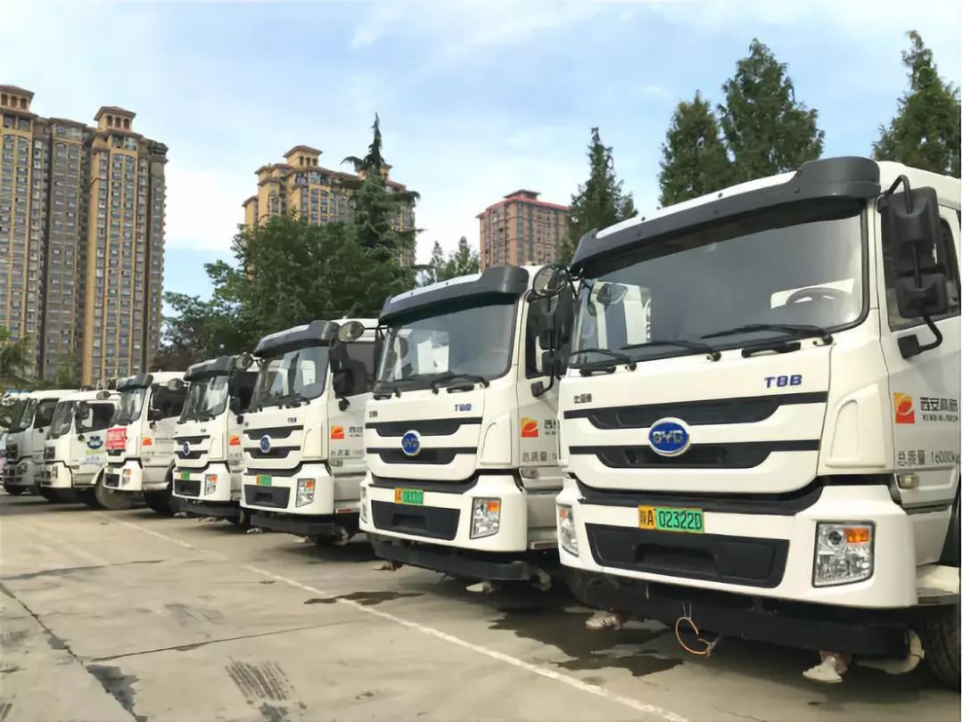 西安高新区投放的比亚迪纯电动环卫车