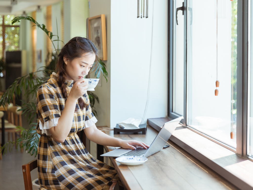 杏妈育儿：原创女生来初潮，若比这个年龄还早，未来身高顶多一米五几