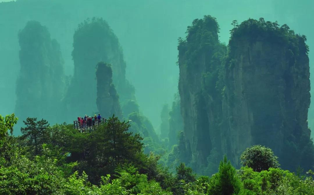 走!去张家界最大的凌空观景台看"山中山"