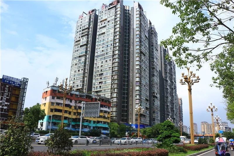 居住人口密_流动人口居住证明图片(2)