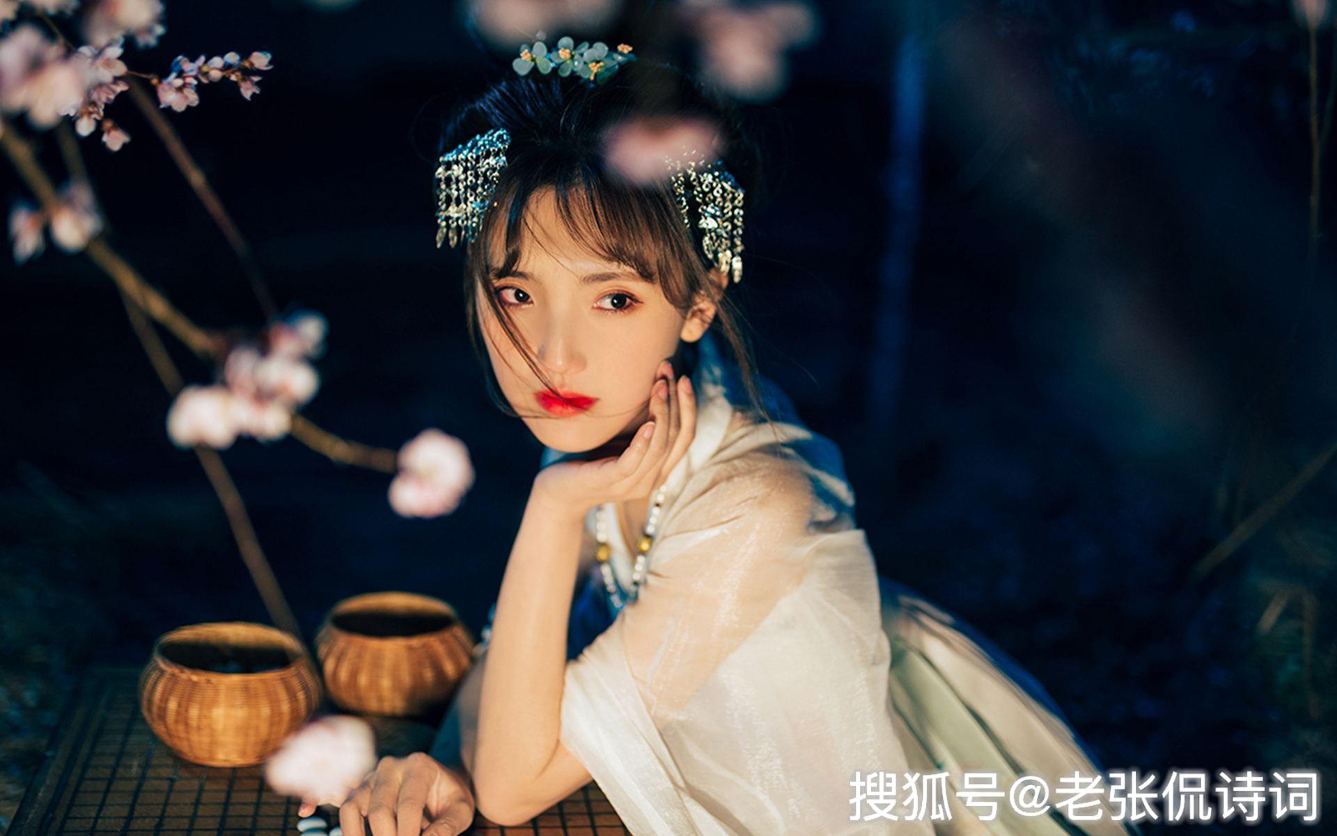 什么什么后尘成语_日什么月什么成语(3)