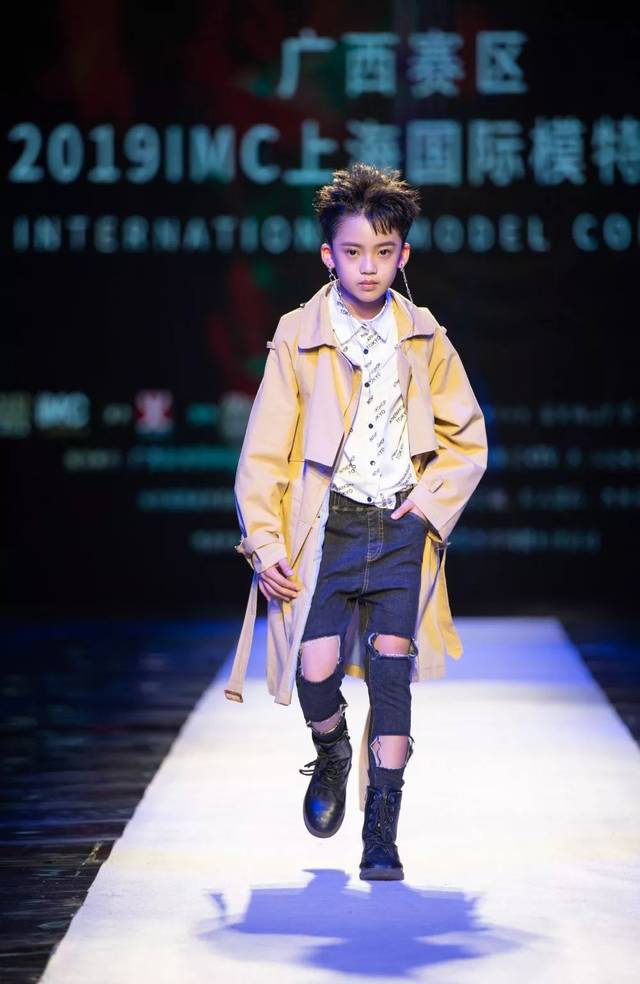 时尚模特大赛少年 46049ead6ba343eeaeb39ca9315edb9a.jpeg