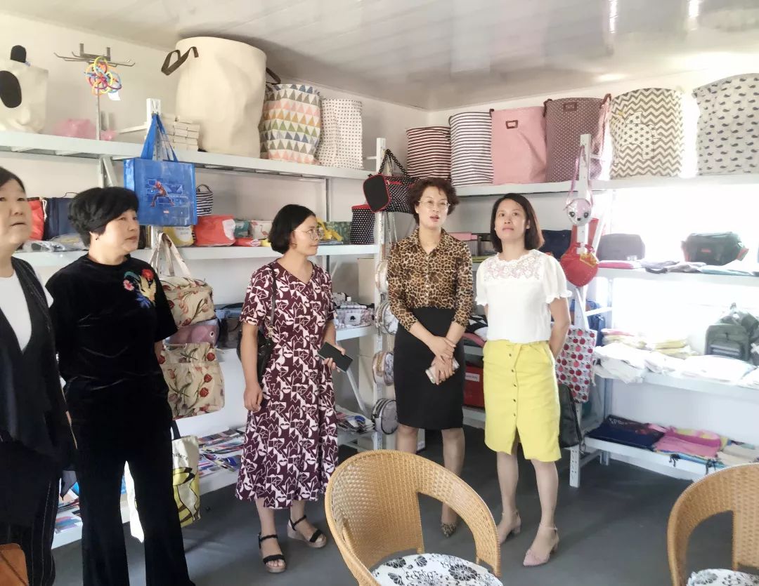 金华市妇联副主席胡晓一行来兰开展三服务活动