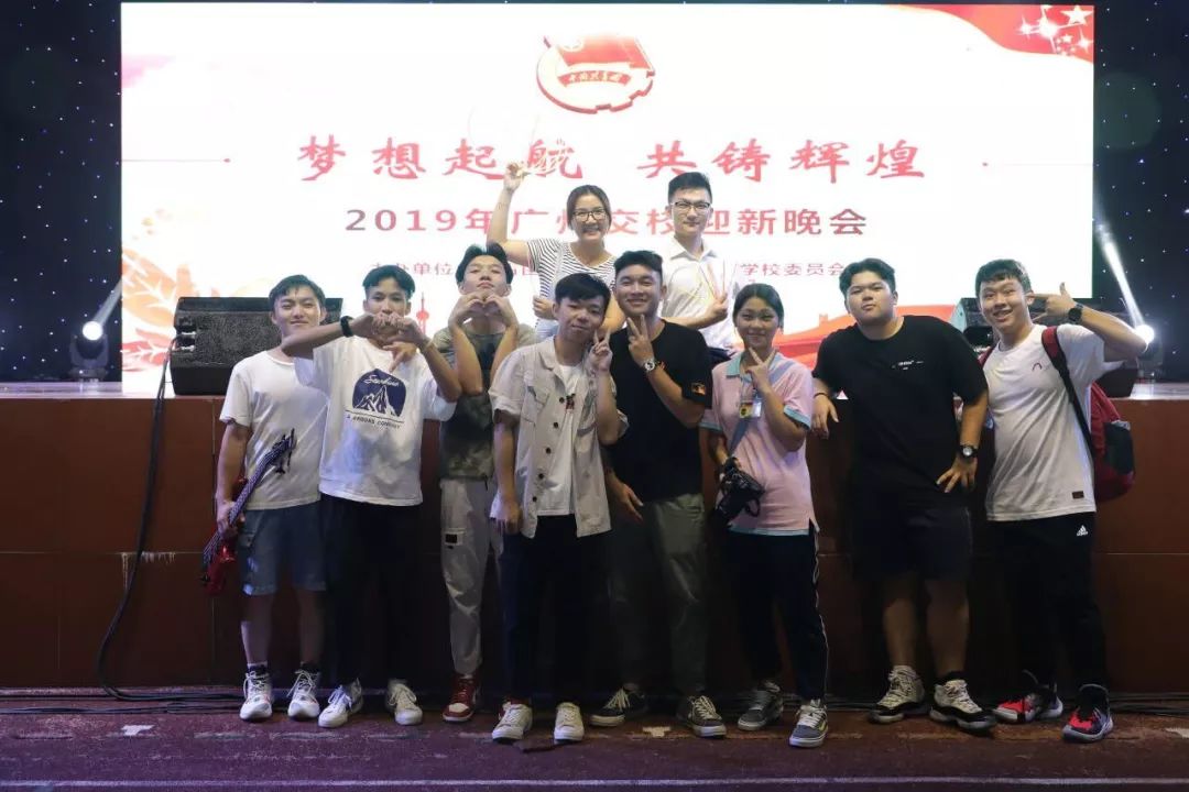 今朝你们是最美的风景今夜你们是最亮的群星