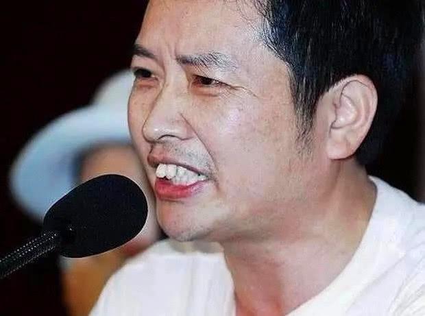 大嘴网红宋祖德喷茅台酒,价格每瓶应不高于70元,你怎么看?