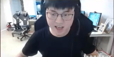 uzi直播用vn全特效皮肤手感比摄魂还好uzi平a弹道最舒服