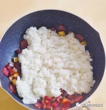 糯米饭怎么蒸才软糯香 a546d9f7e2274988998b10c3aa412cac.jpeg