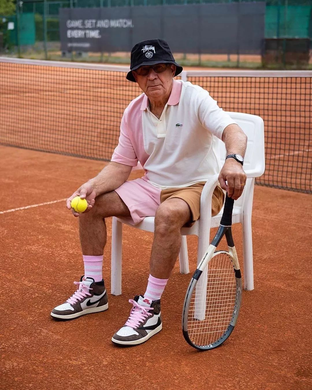 别墅靠大海我帮不了你,靠球鞋简单理财却没什